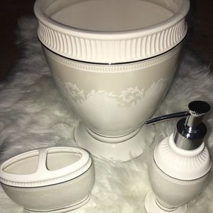 White elegant bathroom accessories